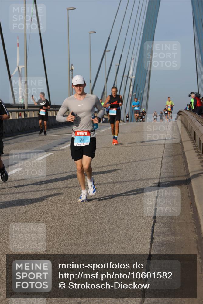 03.10.2026 - Köhlbrandbrückenlauf Strokosch-Dieckow http://msf.ph/oto/10601582 03.10.2026 09:36:55 Position 2 3771 meine-sportfotos.de