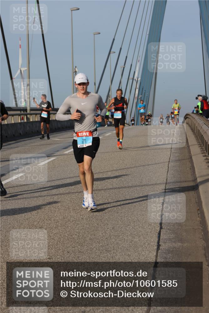03.10.2026 - Köhlbrandbrückenlauf Strokosch-Dieckow http://msf.ph/oto/10601585 03.10.2026 09:36:55 Position 2 3171 meine-sportfotos.de