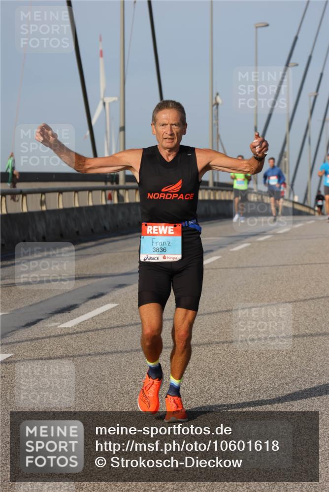 03.10.2026 - Köhlbrandbrückenlauf Strokosch-Dieckow http://msf.ph/oto/10601618 03.10.2026 09:37:01 Position 2 3836 meine-sportfotos.de