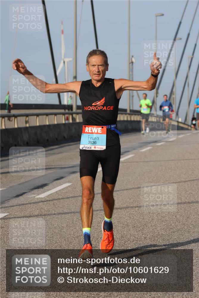 03.10.2026 - Köhlbrandbrückenlauf Strokosch-Dieckow http://msf.ph/oto/10601629 03.10.2026 09:37:01 Position 2 3836 meine-sportfotos.de