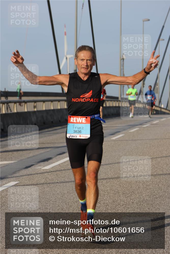 03.10.2026 - Köhlbrandbrückenlauf Strokosch-Dieckow http://msf.ph/oto/10601656 03.10.2026 09:37:01 Position 2 3836 meine-sportfotos.de