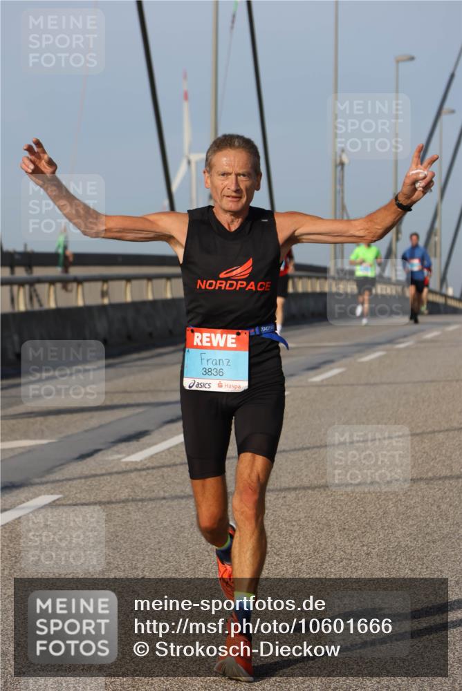03.10.2026 - Köhlbrandbrückenlauf Strokosch-Dieckow http://msf.ph/oto/10601666 03.10.2026 09:37:01 Position 2 3836 meine-sportfotos.de