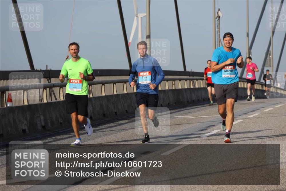 03.10.2026 - Köhlbrandbrückenlauf Strokosch-Dieckow http://msf.ph/oto/10601723 03.10.2026 09:37:10 Position 2 3830, 2186, 2175 meine-sportfotos.de