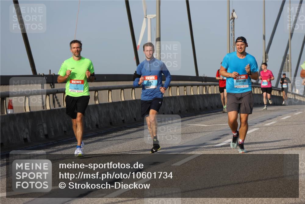 03.10.2026 - Köhlbrandbrückenlauf Strokosch-Dieckow http://msf.ph/oto/10601734 03.10.2026 09:37:11 Position 2 3830, 2186, 2175 meine-sportfotos.de