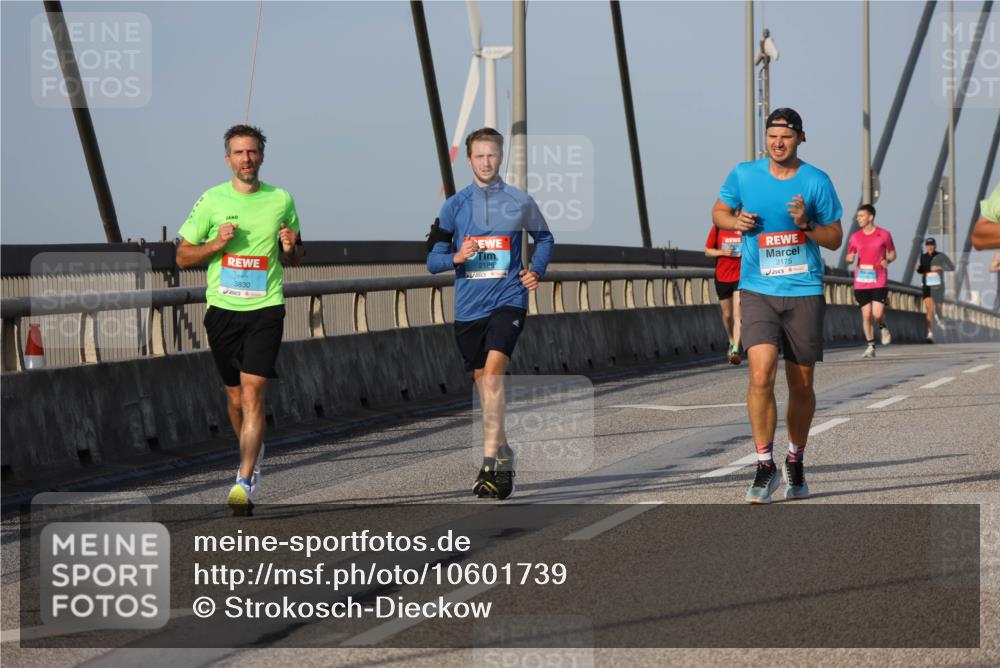03.10.2026 - Köhlbrandbrückenlauf Strokosch-Dieckow http://msf.ph/oto/10601739 03.10.2026 09:37:11 Position 2 3830, 2186, 2175 meine-sportfotos.de