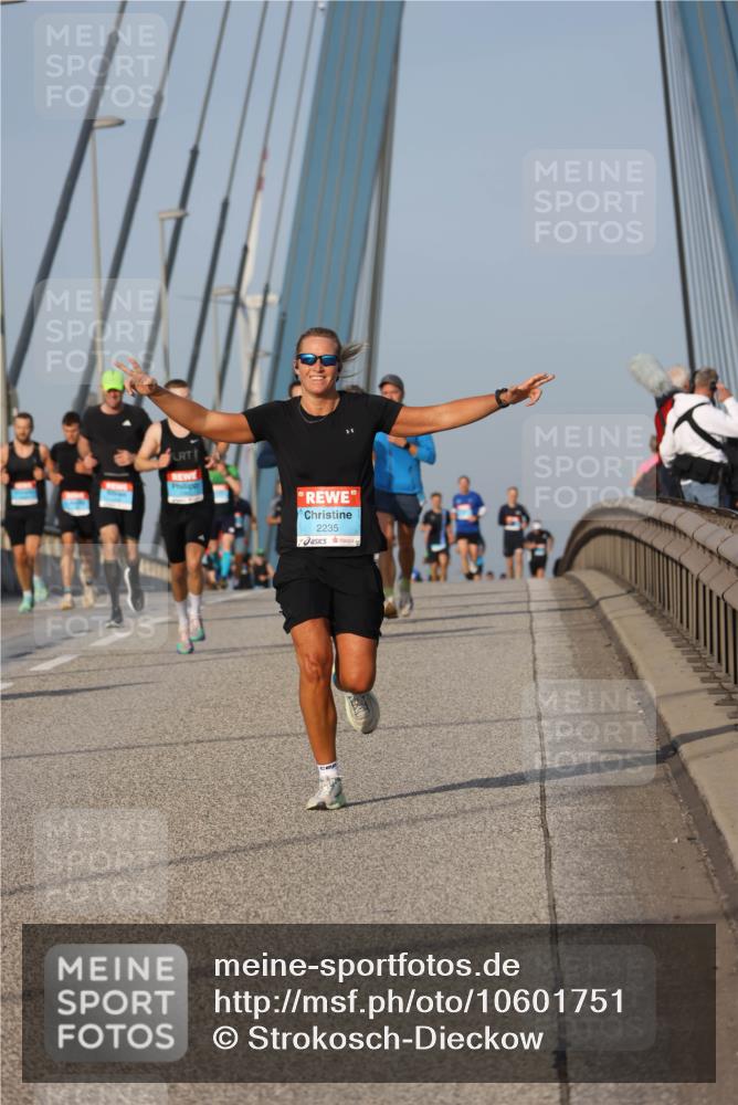 03.10.2026 - Köhlbrandbrückenlauf Strokosch-Dieckow http://msf.ph/oto/10601751 03.10.2026 09:37:20 Position 2 2235 meine-sportfotos.de