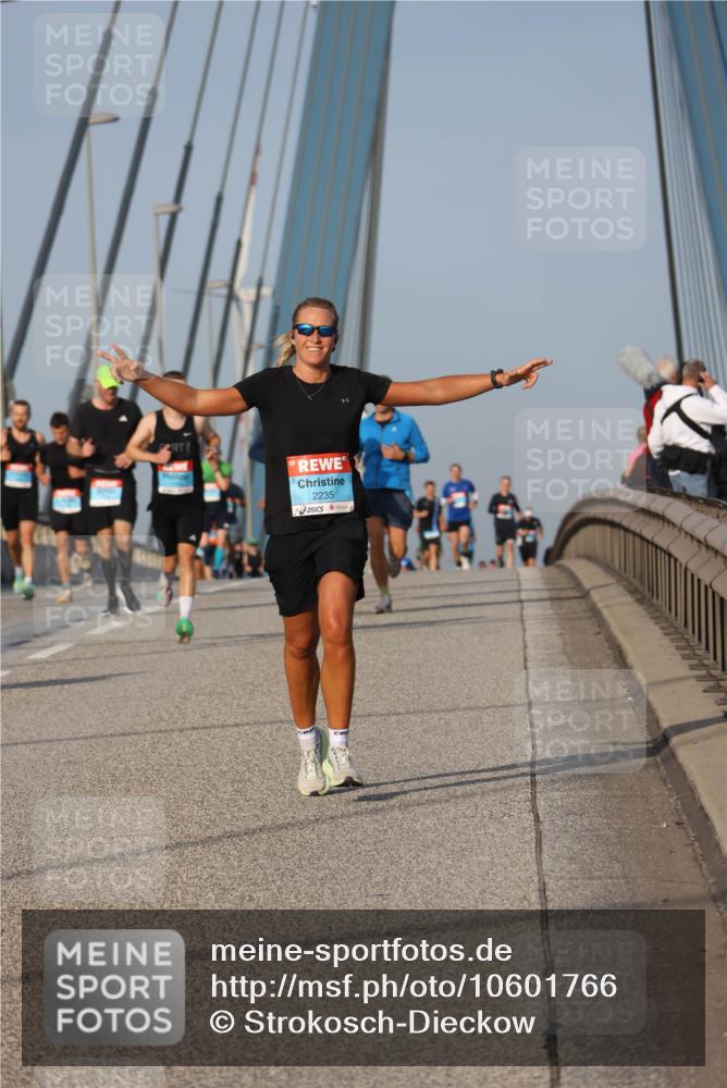 03.10.2026 - Köhlbrandbrückenlauf Strokosch-Dieckow http://msf.ph/oto/10601766 03.10.2026 09:37:20 Position 2 2235 meine-sportfotos.de