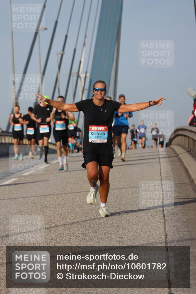 03.10.2026 - Köhlbrandbrückenlauf Strokosch-Dieckow http://msf.ph/oto/10601782 03.10.2026 09:37:21 Position 2 2235 meine-sportfotos.de