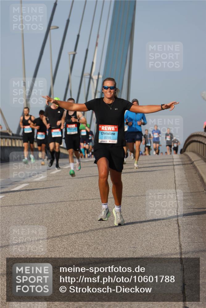 03.10.2026 - Köhlbrandbrückenlauf Strokosch-Dieckow http://msf.ph/oto/10601788 03.10.2026 09:37:21 Position 2 2235 meine-sportfotos.de