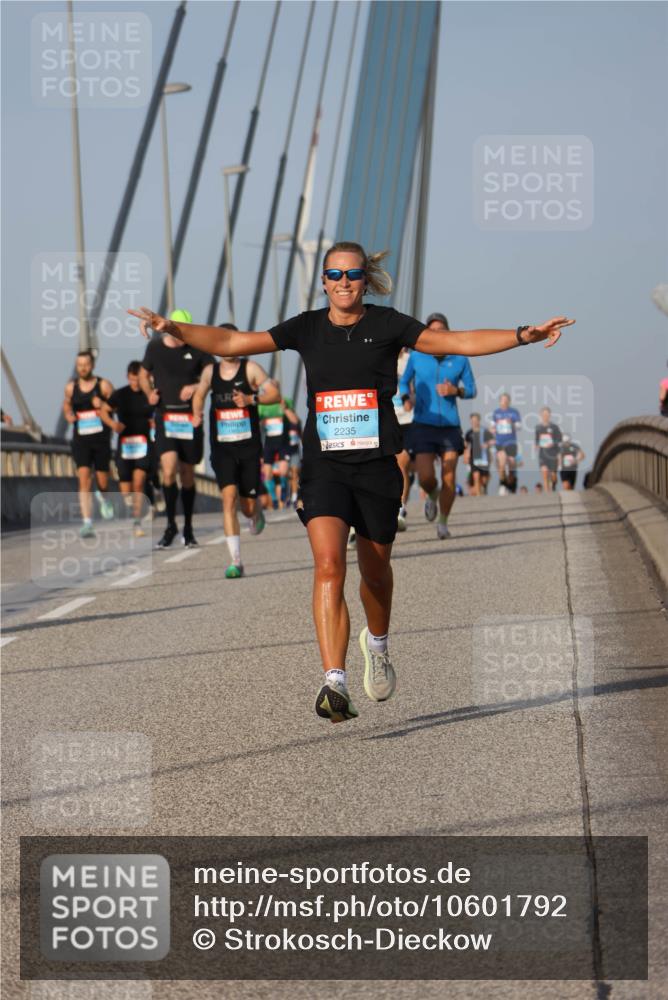 03.10.2026 - Köhlbrandbrückenlauf Strokosch-Dieckow http://msf.ph/oto/10601792 03.10.2026 09:37:21 Position 2 2235 meine-sportfotos.de