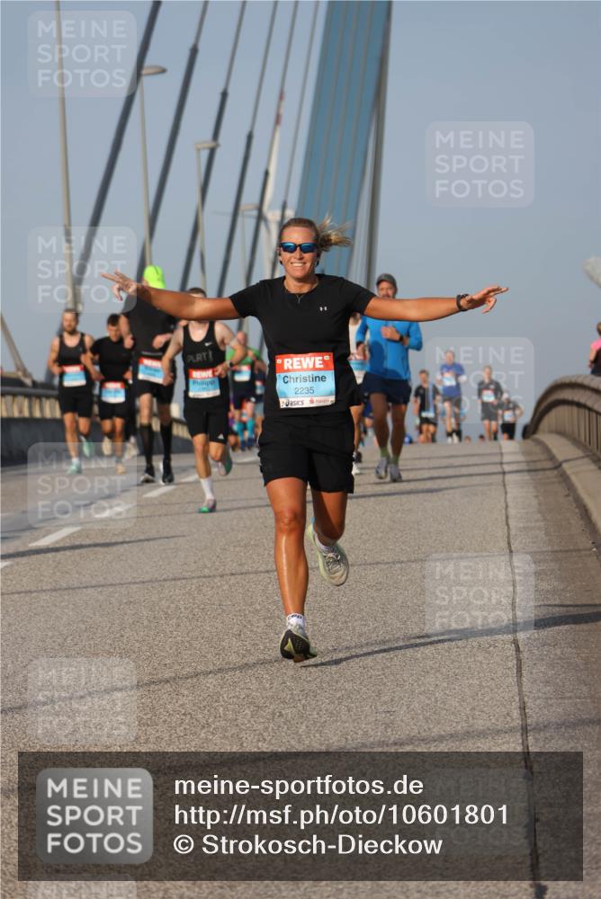 03.10.2026 - Köhlbrandbrückenlauf Strokosch-Dieckow http://msf.ph/oto/10601801 03.10.2026 09:37:21 Position 2 2235 meine-sportfotos.de