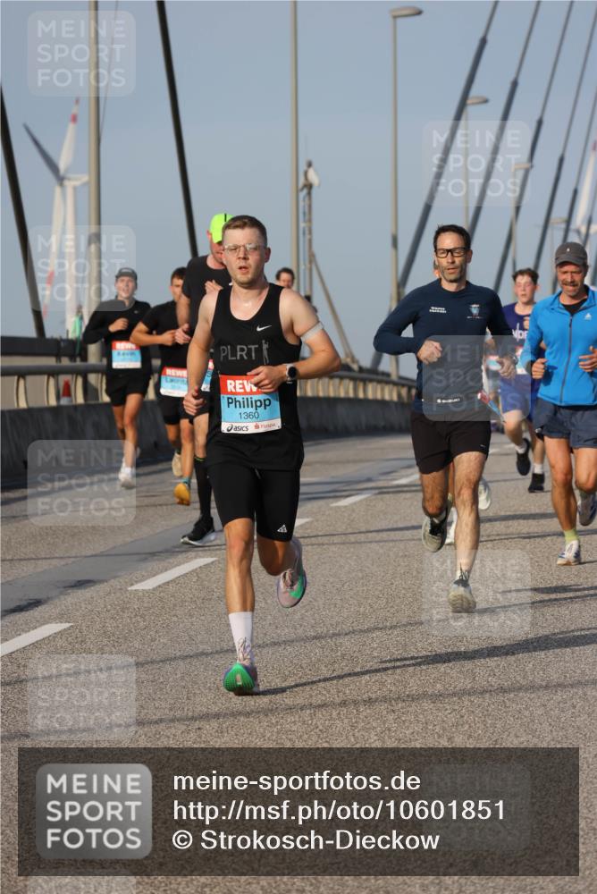 03.10.2026 - Köhlbrandbrückenlauf Strokosch-Dieckow http://msf.ph/oto/10601851 03.10.2026 09:37:27 Position 2 1360 meine-sportfotos.de
