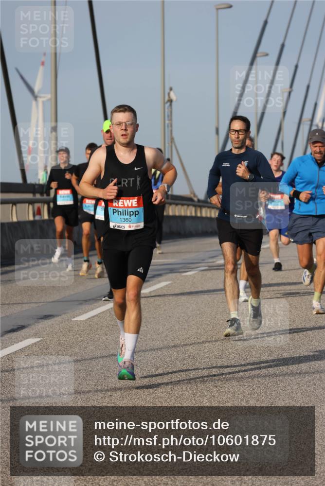 03.10.2026 - Köhlbrandbrückenlauf Strokosch-Dieckow http://msf.ph/oto/10601875 03.10.2026 09:37:28 Position 2 1360 meine-sportfotos.de