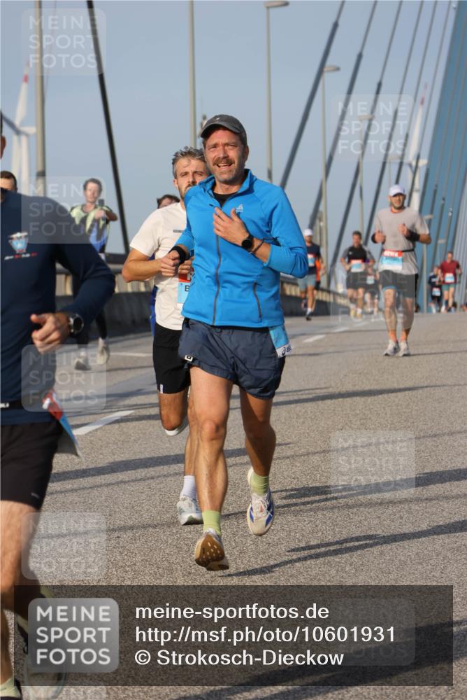 03.10.2026 - Köhlbrandbrückenlauf Strokosch-Dieckow http://msf.ph/oto/10601931 03.10.2026 09:37:31 Position 2  meine-sportfotos.de