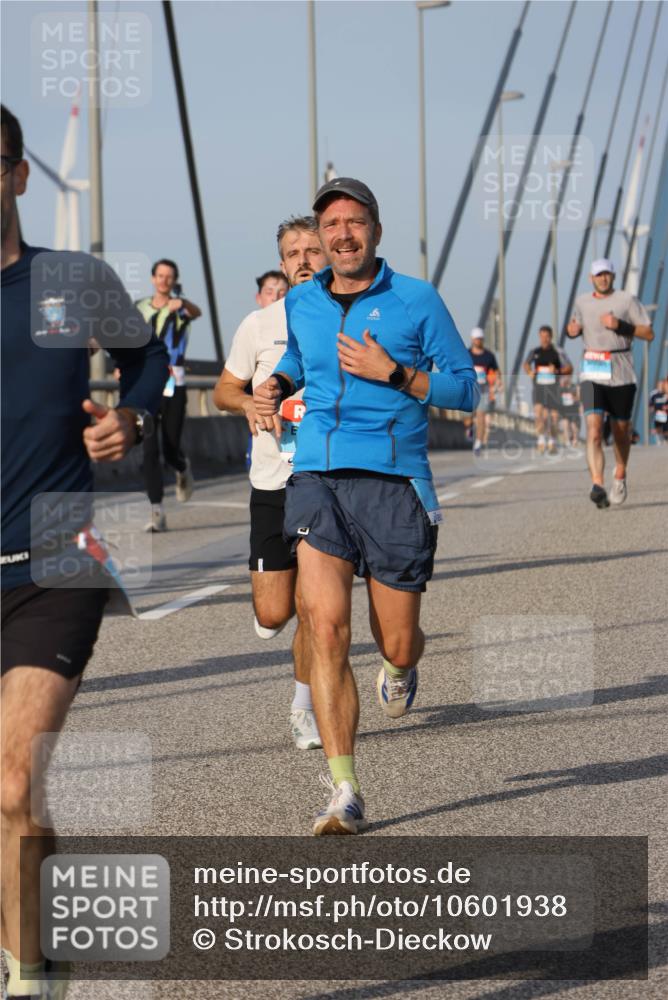 03.10.2026 - Köhlbrandbrückenlauf Strokosch-Dieckow http://msf.ph/oto/10601938 03.10.2026 09:37:31 Position 2  meine-sportfotos.de