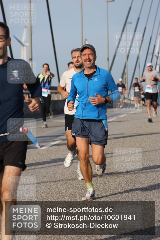 03.10.2026 - Köhlbrandbrückenlauf Strokosch-Dieckow http://msf.ph/oto/10601941 03.10.2026 09:37:31 Position 2  meine-sportfotos.de