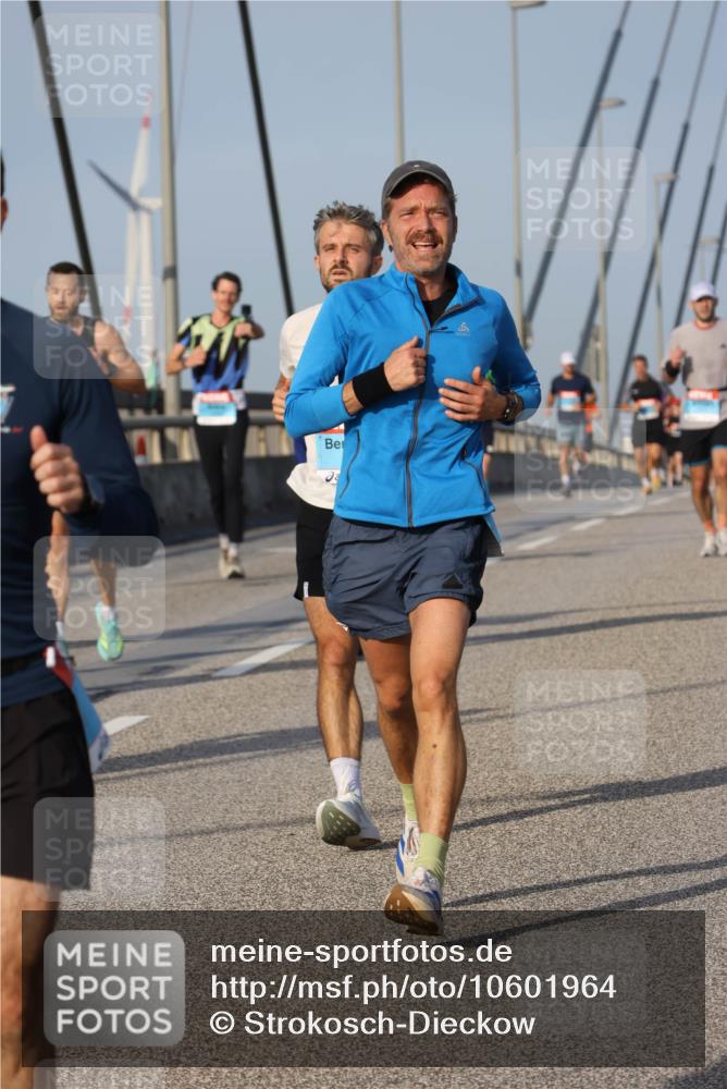 03.10.2026 - Köhlbrandbrückenlauf Strokosch-Dieckow http://msf.ph/oto/10601964 03.10.2026 09:37:31 Position 2  meine-sportfotos.de
