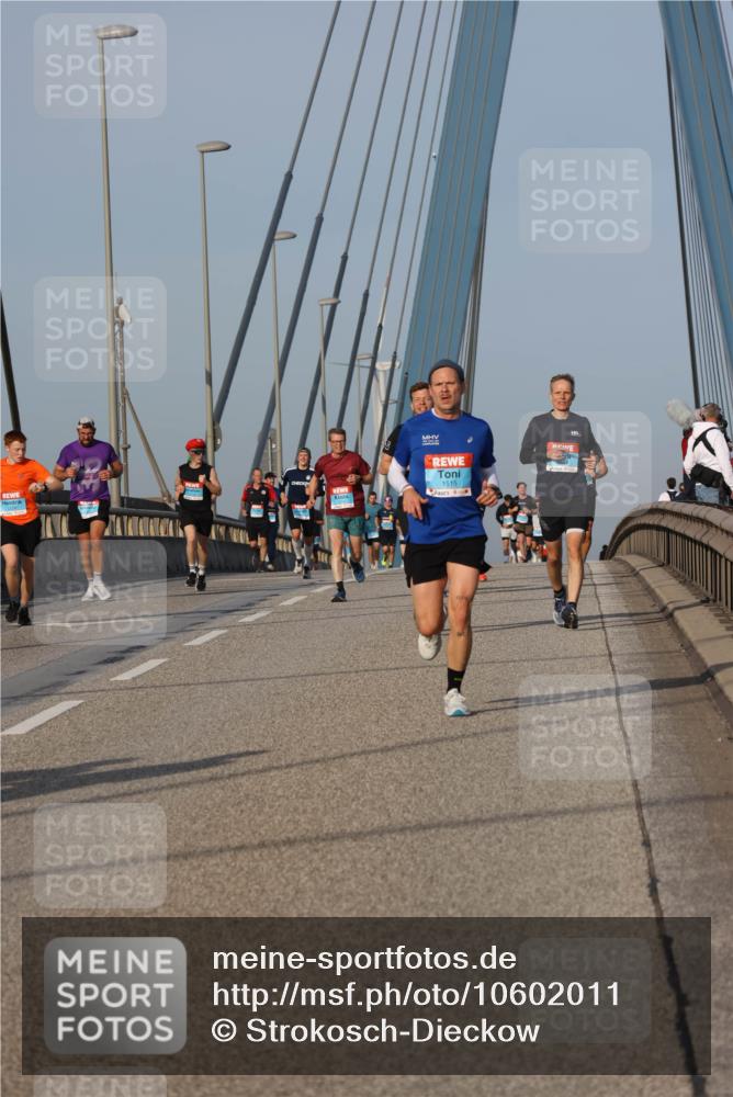 03.10.2026 - Köhlbrandbrückenlauf Strokosch-Dieckow http://msf.ph/oto/10602011 03.10.2026 09:37:45 Position 2  meine-sportfotos.de