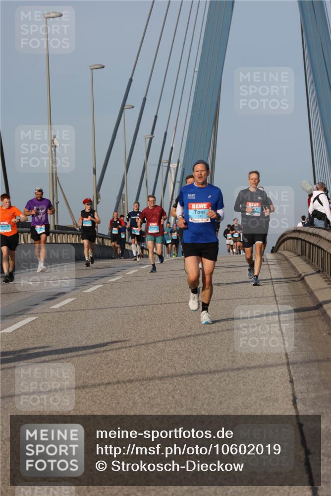 03.10.2026 - Köhlbrandbrückenlauf Strokosch-Dieckow http://msf.ph/oto/10602019 03.10.2026 09:37:45 Position 2 1515 meine-sportfotos.de