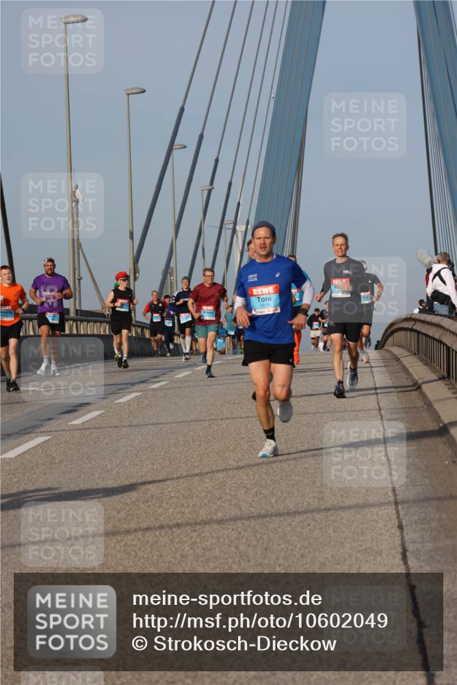 03.10.2026 - Köhlbrandbrückenlauf Strokosch-Dieckow http://msf.ph/oto/10602049 03.10.2026 09:37:46 Position 2 1515 meine-sportfotos.de