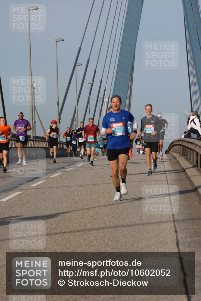03.10.2026 - Köhlbrandbrückenlauf Strokosch-Dieckow http://msf.ph/oto/10602052 03.10.2026 09:37:46 Position 2 1515 meine-sportfotos.de