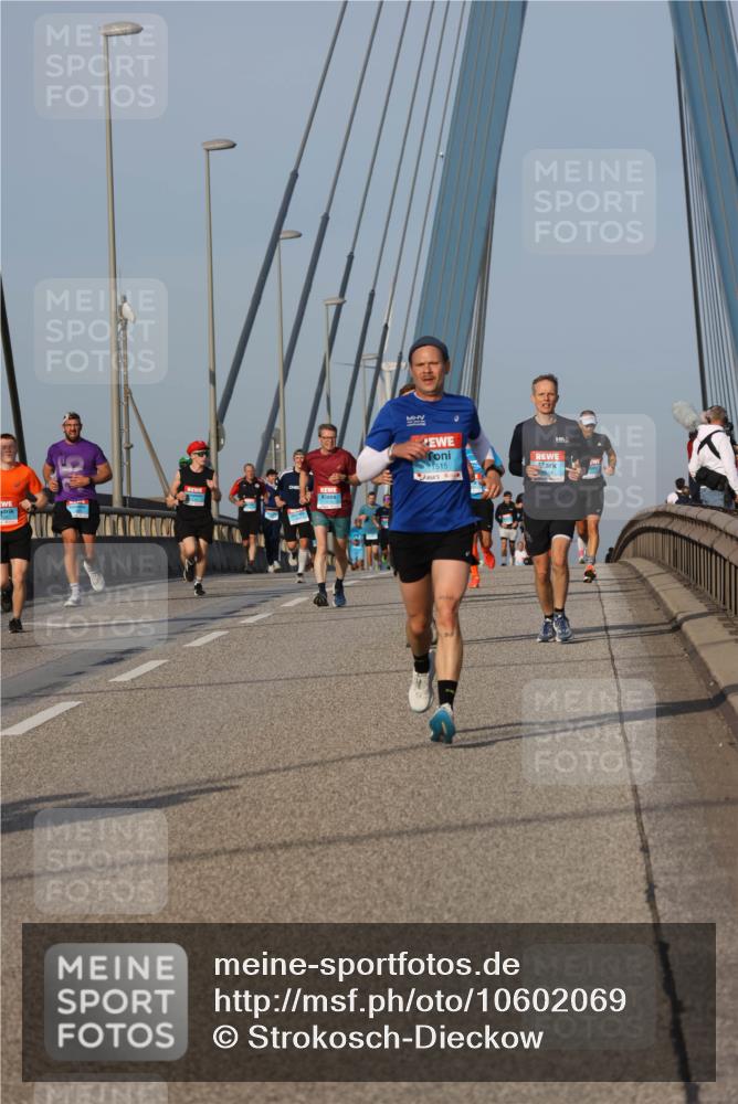 03.10.2026 - Köhlbrandbrückenlauf Strokosch-Dieckow http://msf.ph/oto/10602069 03.10.2026 09:37:46 Position 2  meine-sportfotos.de