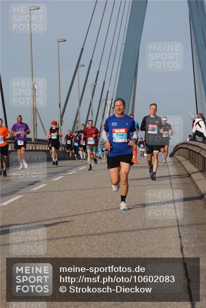 03.10.2026 - Köhlbrandbrückenlauf Strokosch-Dieckow http://msf.ph/oto/10602083 03.10.2026 09:37:46 Position 2 1515 meine-sportfotos.de