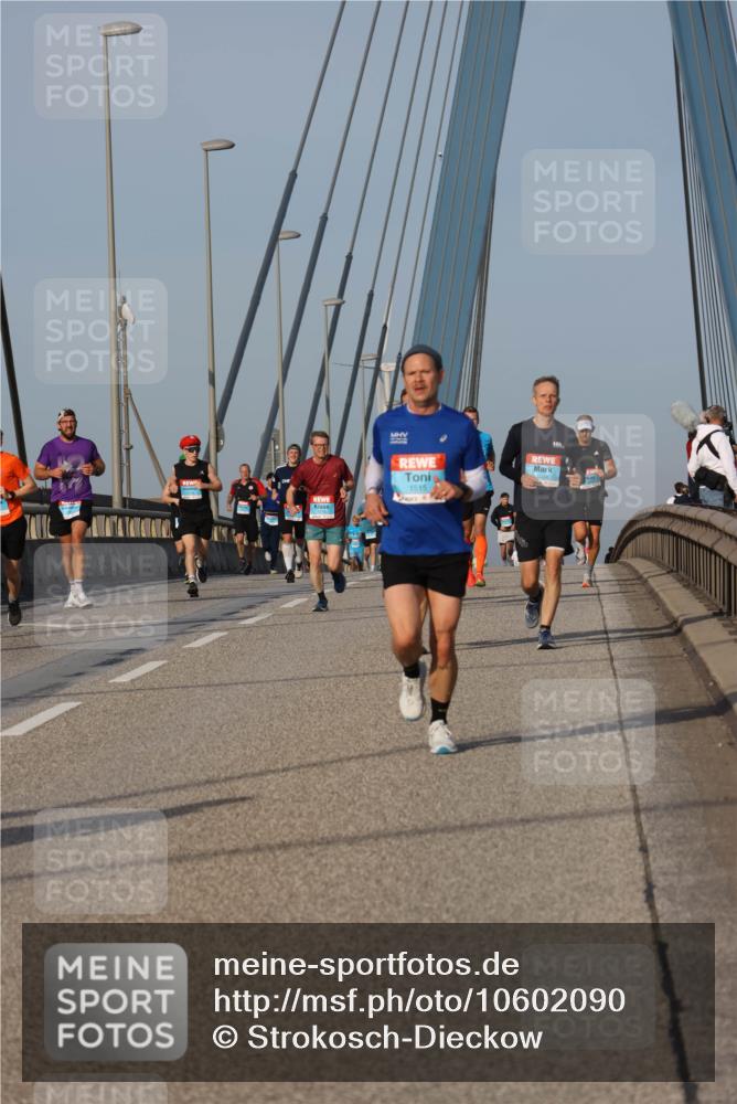 03.10.2026 - Köhlbrandbrückenlauf Strokosch-Dieckow http://msf.ph/oto/10602090 03.10.2026 09:37:46 Position 2 1515 meine-sportfotos.de