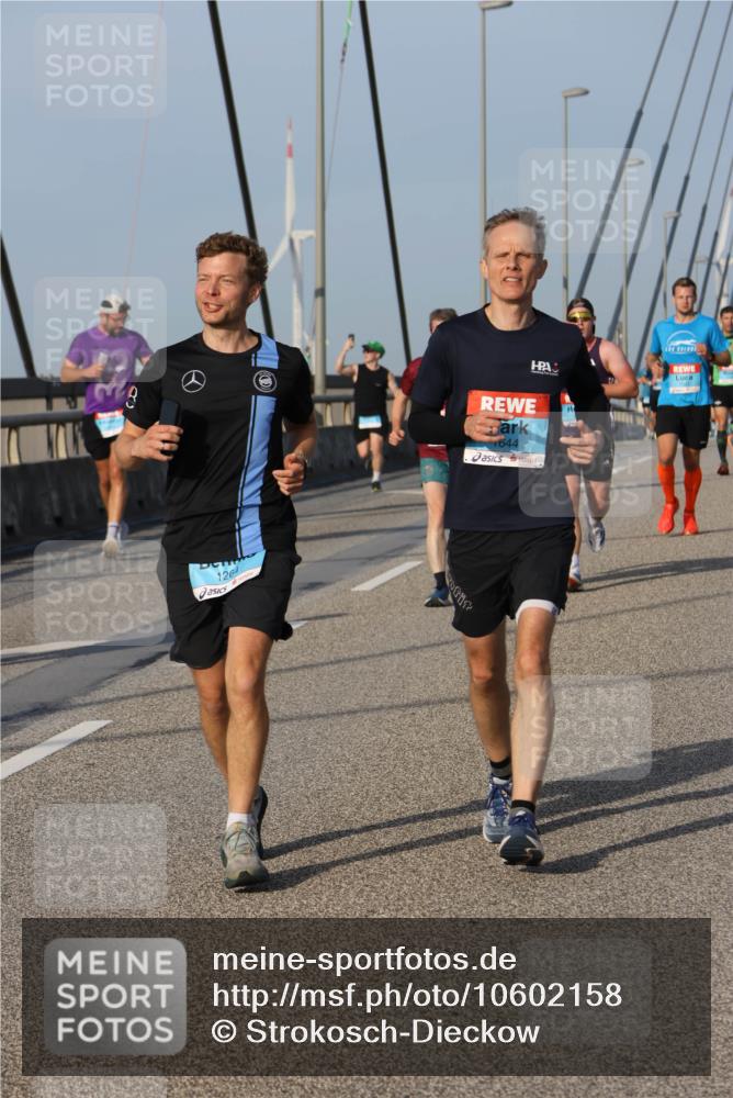 03.10.2026 - Köhlbrandbrückenlauf Strokosch-Dieckow http://msf.ph/oto/10602158 03.10.2026 09:37:52 Position 2 1264, 644 meine-sportfotos.de