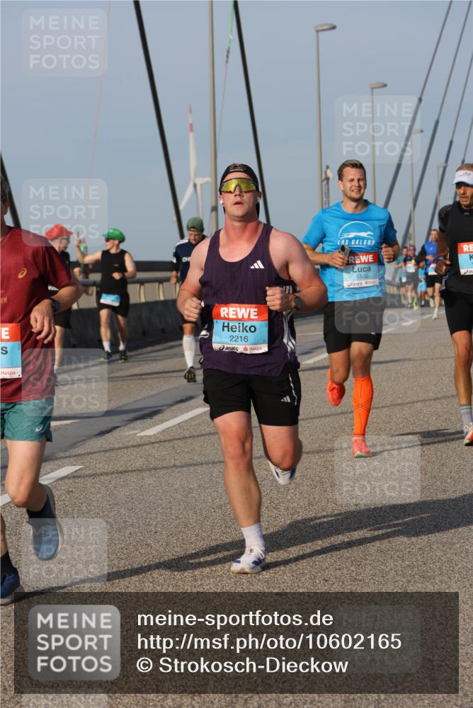 03.10.2026 - Köhlbrandbrückenlauf Strokosch-Dieckow http://msf.ph/oto/10602165 03.10.2026 09:37:56 Position 2 2216, 1522 meine-sportfotos.de