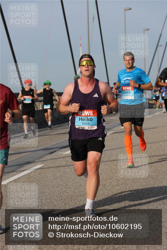 03.10.2026 - Köhlbrandbrückenlauf Strokosch-Dieckow http://msf.ph/oto/10602195 03.10.2026 09:37:56 Position 2 2216, 1522 meine-sportfotos.de