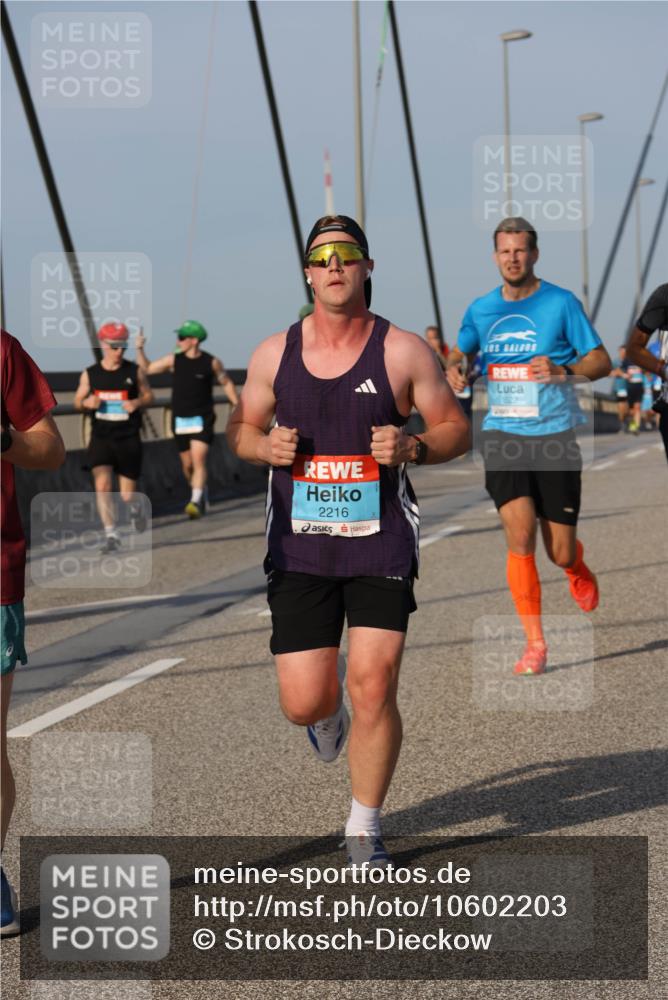 03.10.2026 - Köhlbrandbrückenlauf Strokosch-Dieckow http://msf.ph/oto/10602203 03.10.2026 09:37:56 Position 2 2216, 1522 meine-sportfotos.de