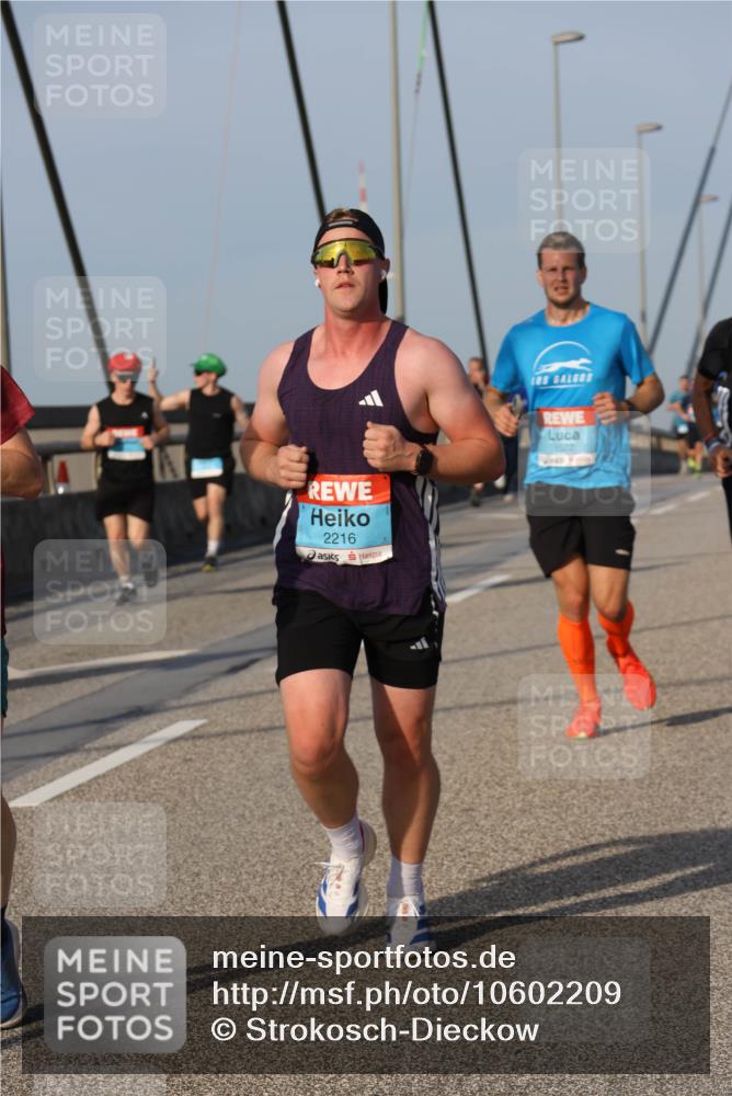 03.10.2026 - Köhlbrandbrückenlauf Strokosch-Dieckow http://msf.ph/oto/10602209 03.10.2026 09:37:56 Position 2 2216, 1522 meine-sportfotos.de
