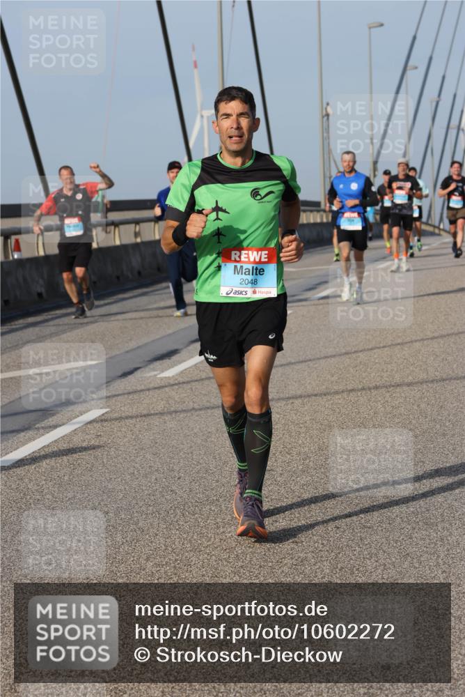 03.10.2026 - Köhlbrandbrückenlauf Strokosch-Dieckow http://msf.ph/oto/10602272 03.10.2026 09:38:02 Position 2 2048 meine-sportfotos.de