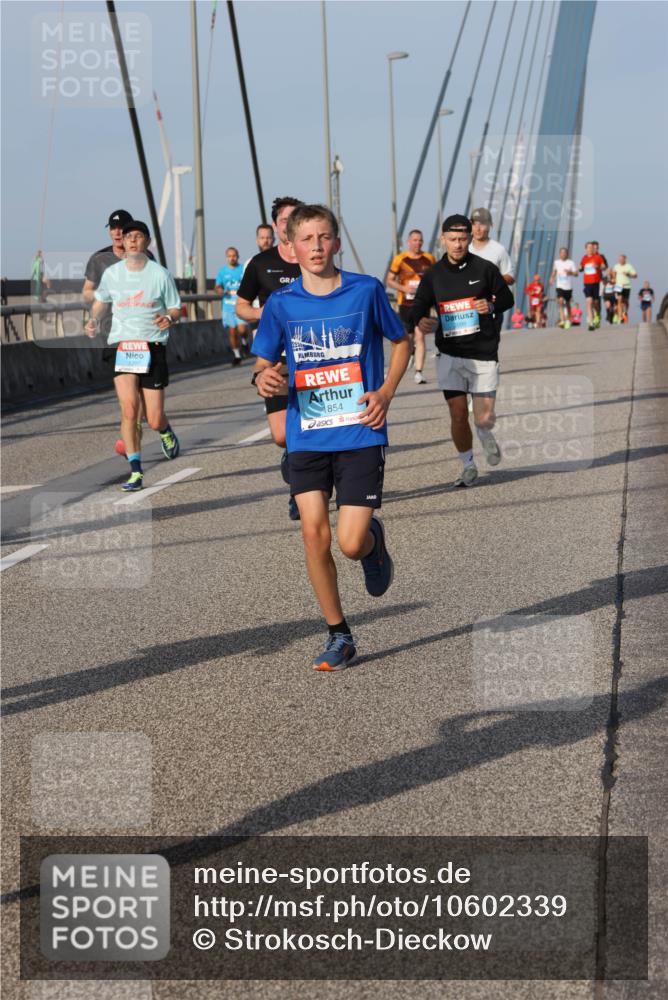 03.10.2026 - Köhlbrandbrückenlauf Strokosch-Dieckow http://msf.ph/oto/10602339 03.10.2026 09:38:10 Position 2 1854, 2099 meine-sportfotos.de
