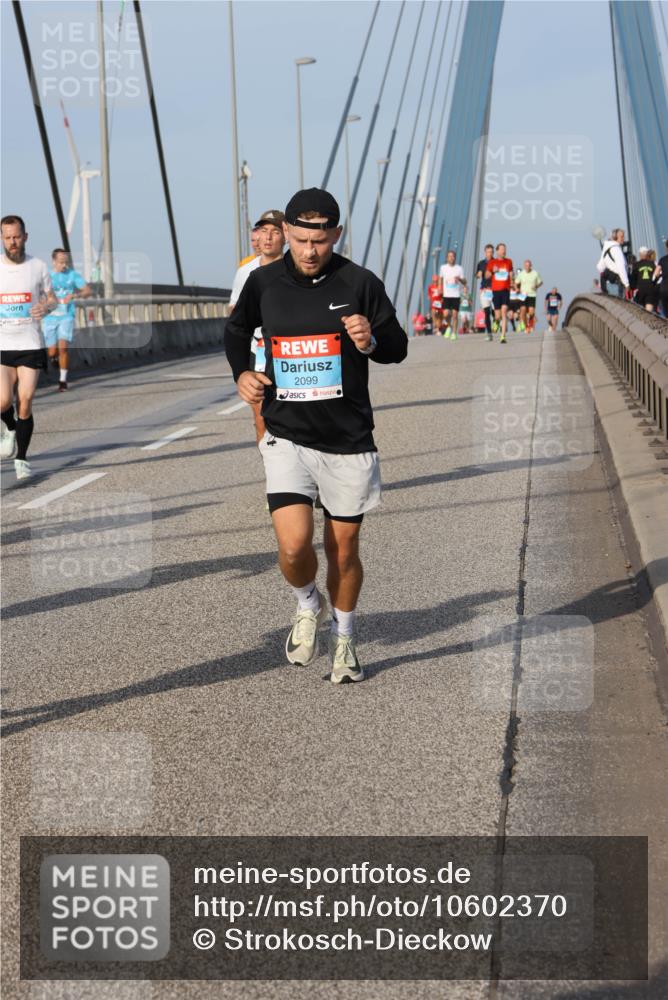 03.10.2026 - Köhlbrandbrückenlauf Strokosch-Dieckow http://msf.ph/oto/10602370 03.10.2026 09:38:13 Position 2 2099 meine-sportfotos.de