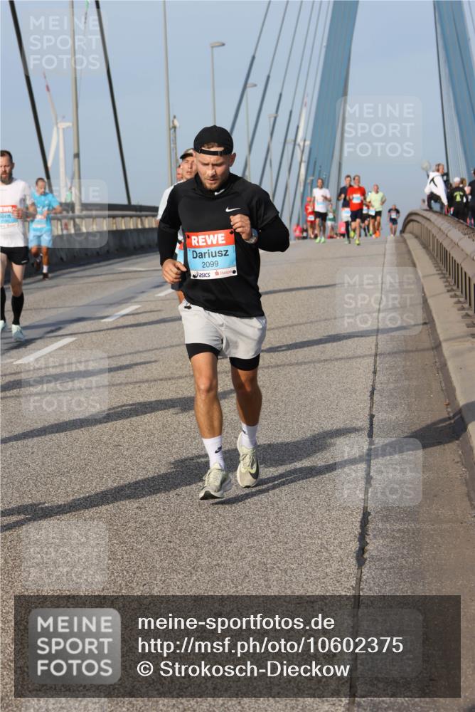 03.10.2026 - Köhlbrandbrückenlauf Strokosch-Dieckow http://msf.ph/oto/10602375 03.10.2026 09:38:13 Position 2 2099 meine-sportfotos.de