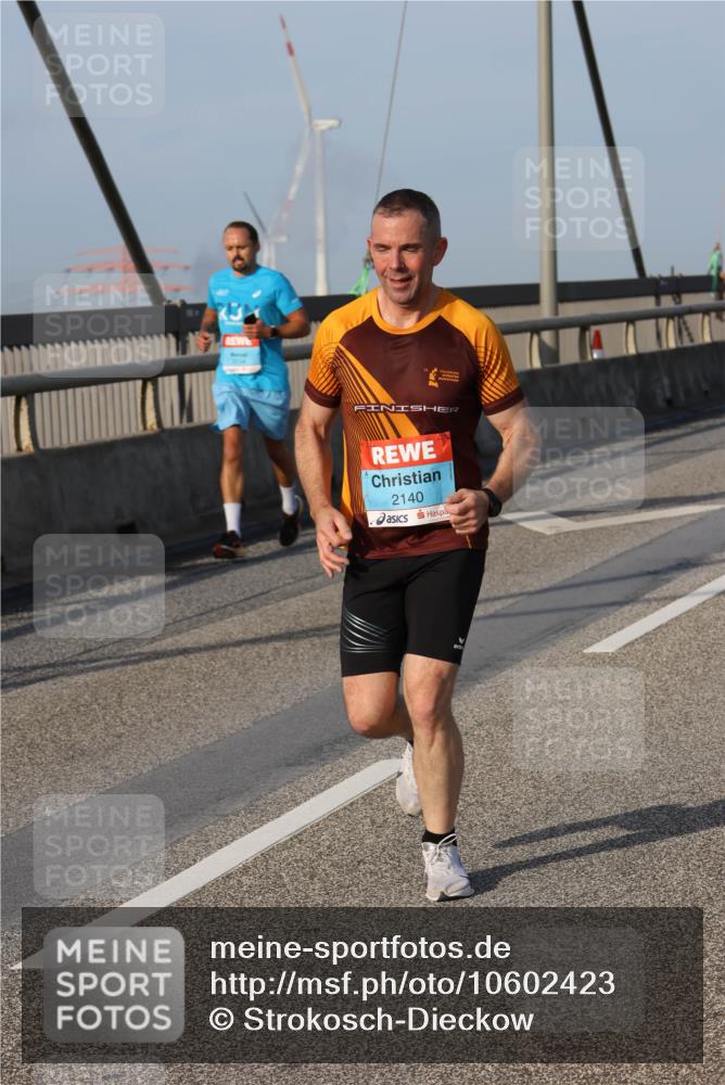 03.10.2026 - Köhlbrandbrückenlauf Strokosch-Dieckow http://msf.ph/oto/10602423 03.10.2026 09:38:19 Position 2 2140 meine-sportfotos.de