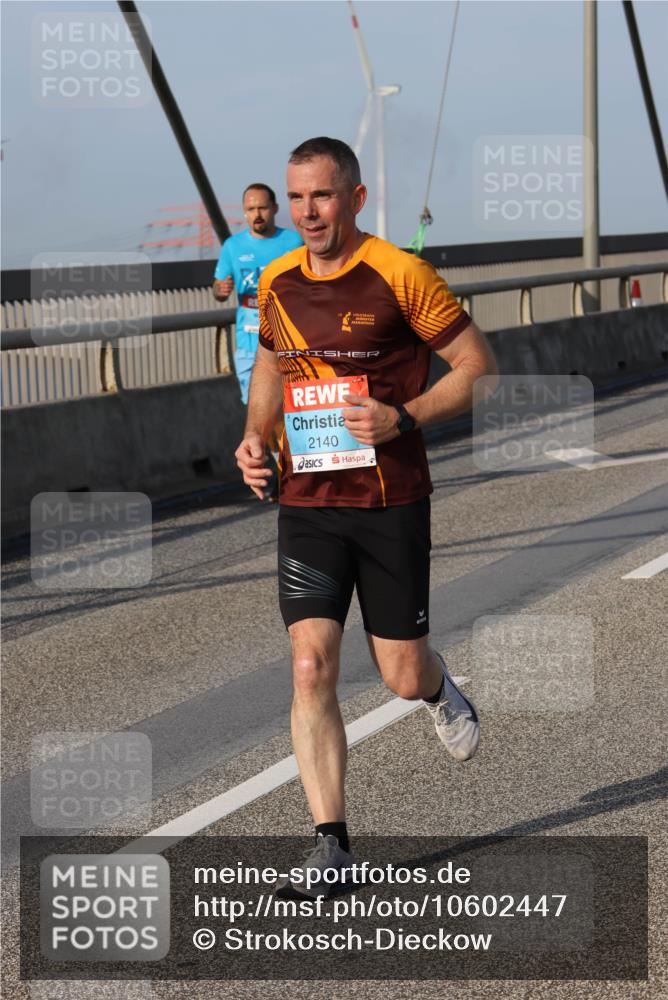 03.10.2026 - Köhlbrandbrückenlauf Strokosch-Dieckow http://msf.ph/oto/10602447 03.10.2026 09:38:19 Position 2 2140 meine-sportfotos.de