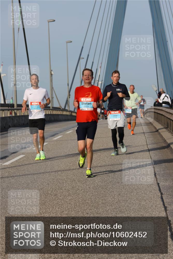 03.10.2026 - Köhlbrandbrückenlauf Strokosch-Dieckow http://msf.ph/oto/10602452 03.10.2026 09:38:26 Position 2 2223, 3798 meine-sportfotos.de