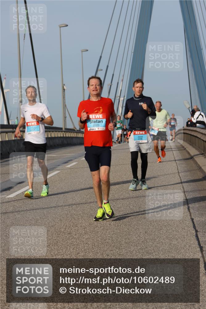 03.10.2026 - Köhlbrandbrückenlauf Strokosch-Dieckow http://msf.ph/oto/10602489 03.10.2026 09:38:26 Position 2 2223, 3798 meine-sportfotos.de