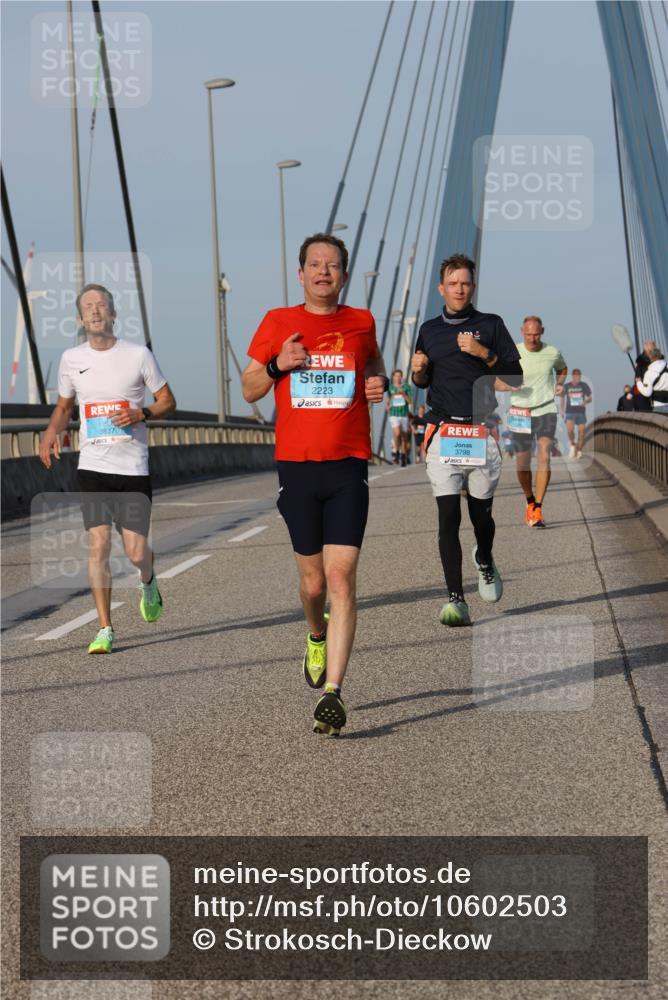 03.10.2026 - Köhlbrandbrückenlauf Strokosch-Dieckow http://msf.ph/oto/10602503 03.10.2026 09:38:26 Position 2 3837, 2223, 3798 meine-sportfotos.de
