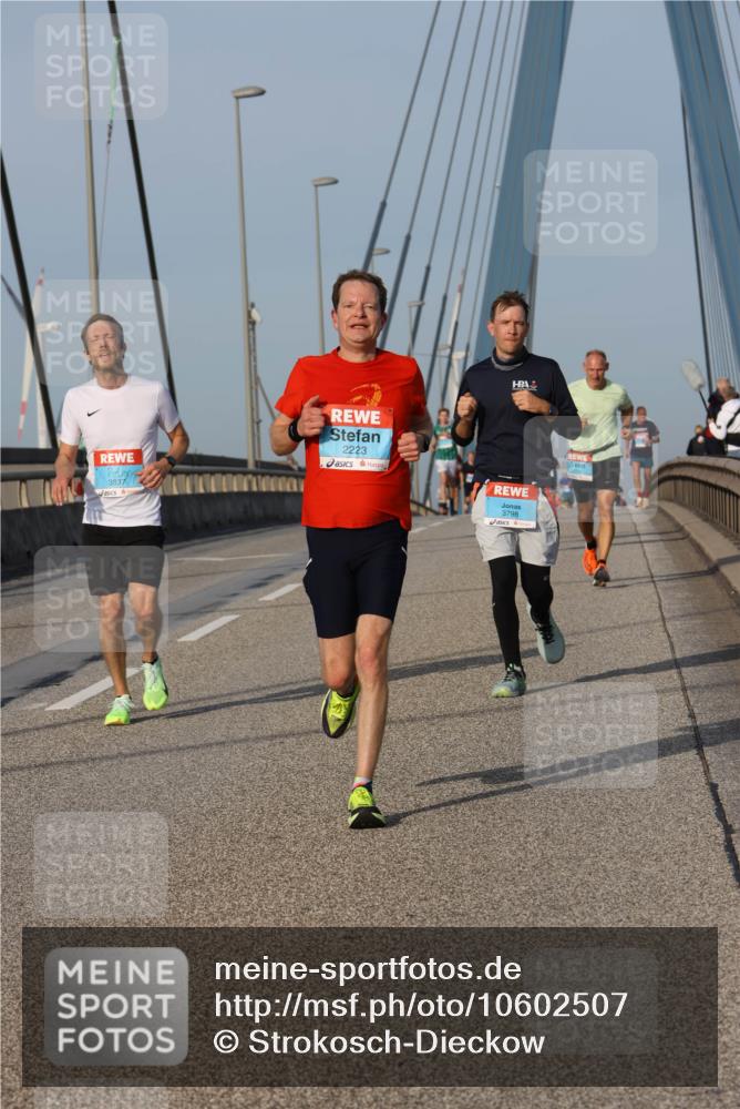 03.10.2026 - Köhlbrandbrückenlauf Strokosch-Dieckow http://msf.ph/oto/10602507 03.10.2026 09:38:26 Position 2 3837, 2223, 3798 meine-sportfotos.de