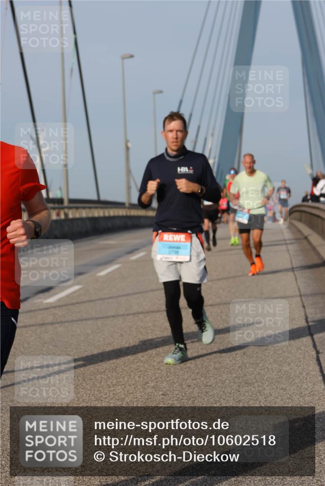 03.10.2026 - Köhlbrandbrückenlauf Strokosch-Dieckow http://msf.ph/oto/10602518 03.10.2026 09:38:28 Position 2 3798 meine-sportfotos.de