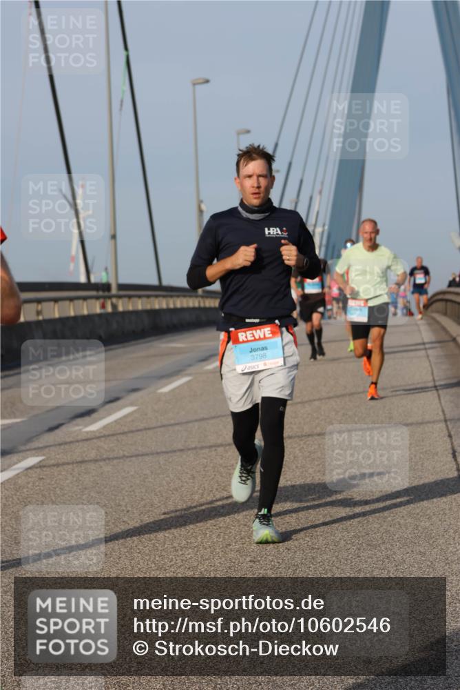 03.10.2026 - Köhlbrandbrückenlauf Strokosch-Dieckow http://msf.ph/oto/10602546 03.10.2026 09:38:29 Position 2 3798 meine-sportfotos.de