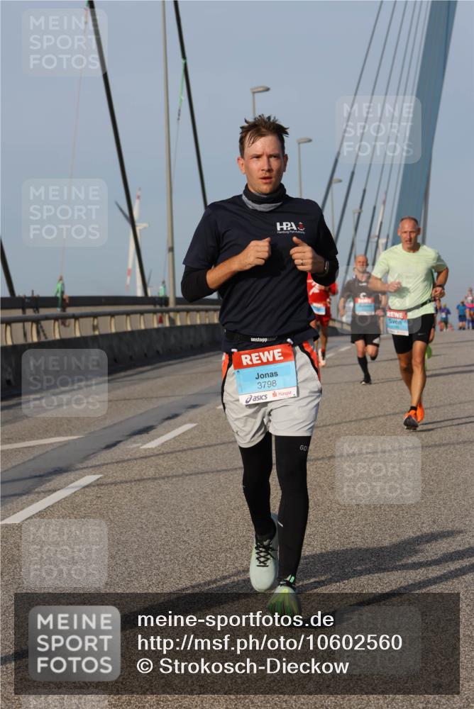 03.10.2026 - Köhlbrandbrückenlauf Strokosch-Dieckow http://msf.ph/oto/10602560 03.10.2026 09:38:29 Position 2 3798 meine-sportfotos.de