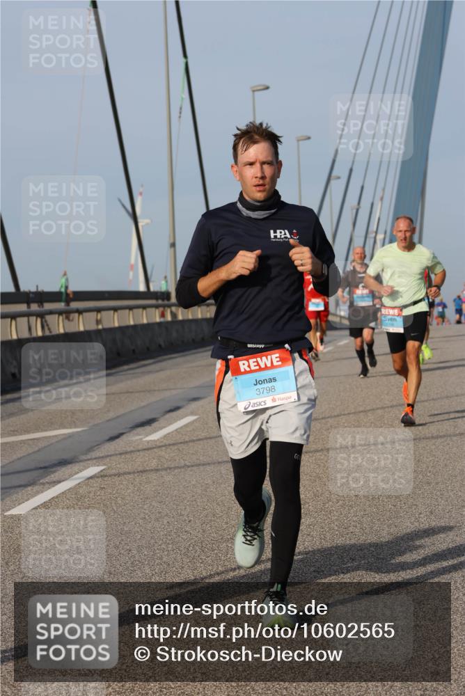 03.10.2026 - Köhlbrandbrückenlauf Strokosch-Dieckow http://msf.ph/oto/10602565 03.10.2026 09:38:29 Position 2 3798 meine-sportfotos.de