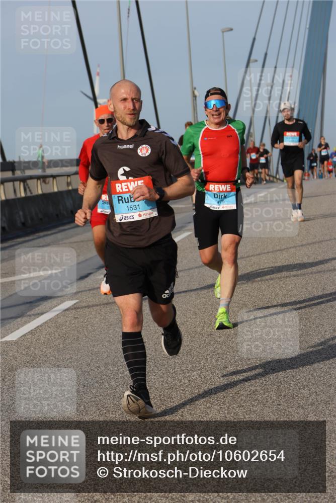 03.10.2026 - Köhlbrandbrückenlauf Strokosch-Dieckow http://msf.ph/oto/10602654 03.10.2026 09:38:35 Position 2 1531, 1479 meine-sportfotos.de