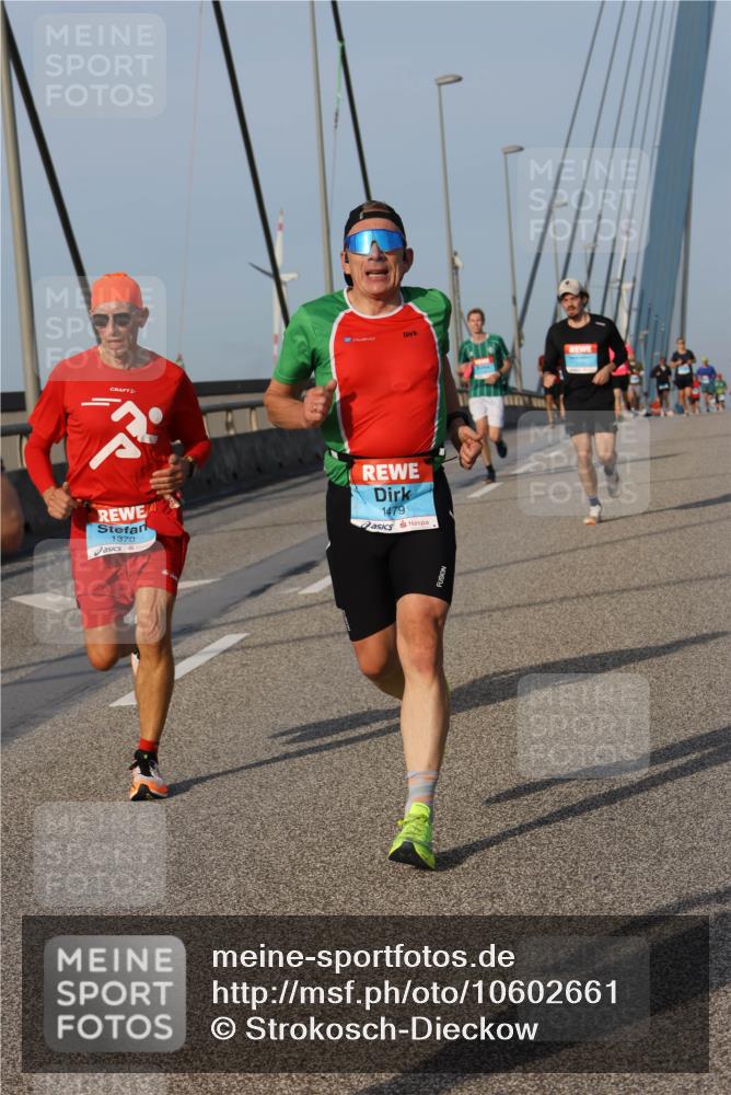 03.10.2026 - Köhlbrandbrückenlauf Strokosch-Dieckow http://msf.ph/oto/10602661 03.10.2026 09:38:36 Position 2 1370, 1479 meine-sportfotos.de