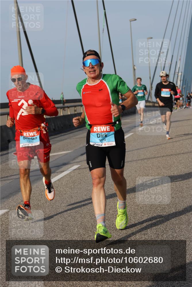 03.10.2026 - Köhlbrandbrückenlauf Strokosch-Dieckow http://msf.ph/oto/10602680 03.10.2026 09:38:36 Position 2 2, 1370, 1479 meine-sportfotos.de